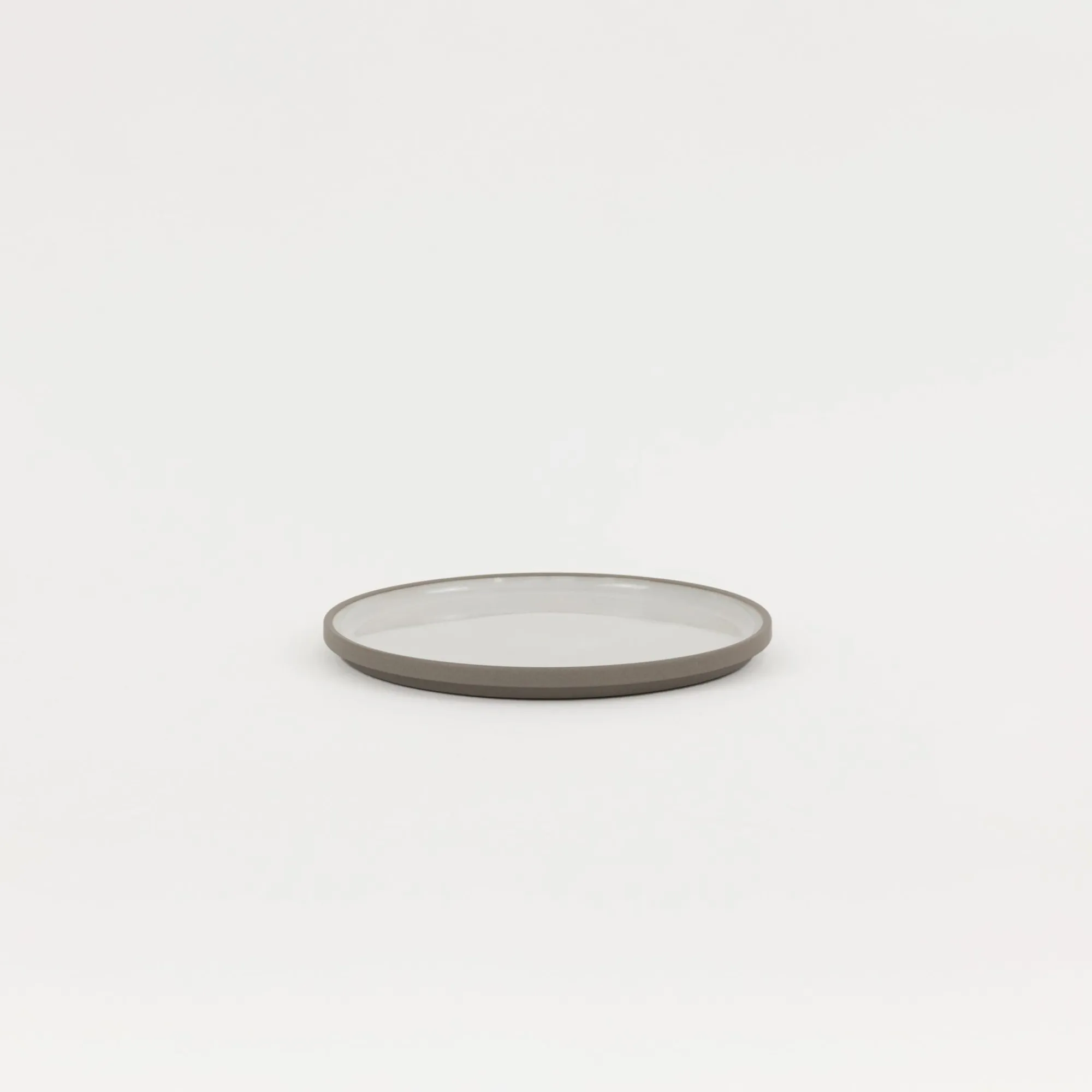 SAIKAI (Hasami) Plate / Lid*Haw103 - Plate / Lid Ash White O 7.3/8"