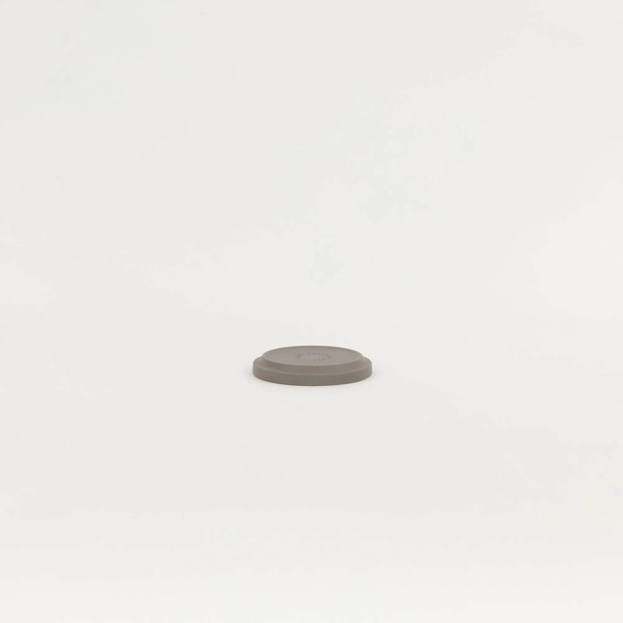 SAIKAI (Hasami) Plate / Lid*Haw101 - Plate / Lid Ash White O 3.3/8"